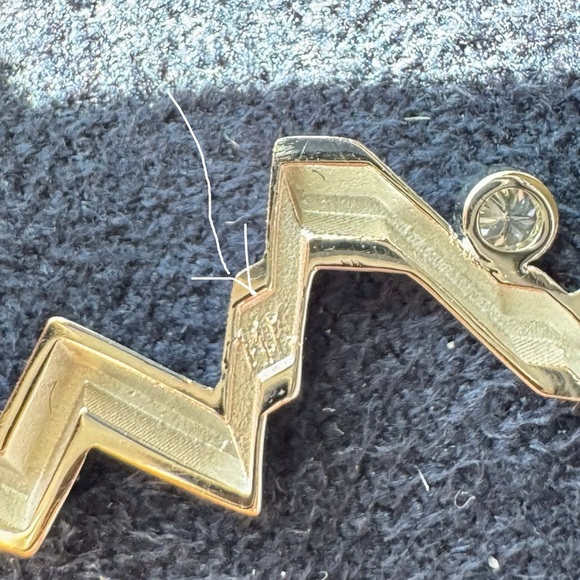 14k White Gold Mountain Outline Necklace 18” - Picture 10 of 15